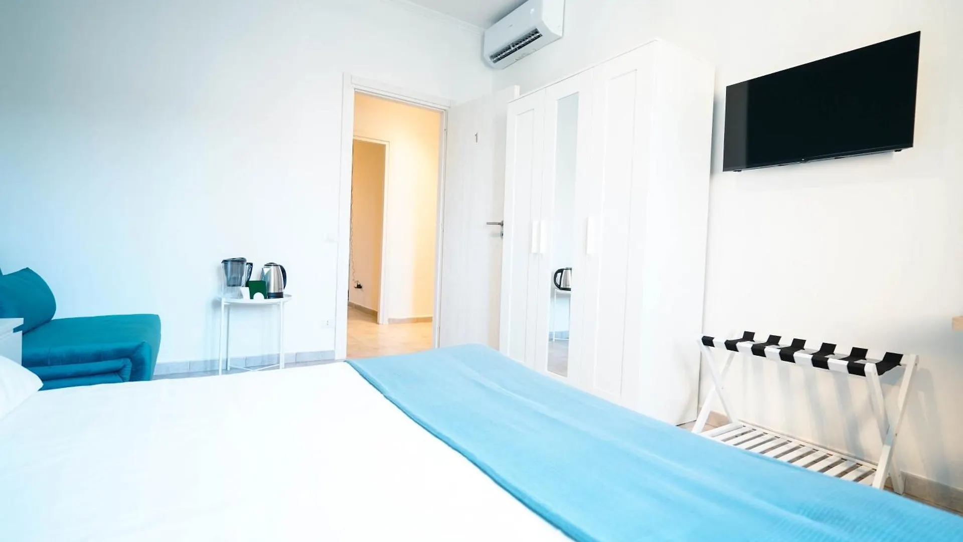 Salotto Tiburtino Bed & Breakfast Rome Italy